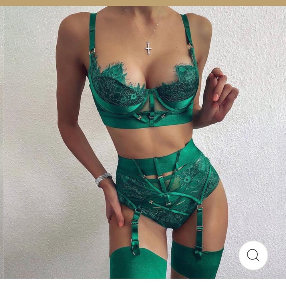 Azaria 3 piece garter set lingerie